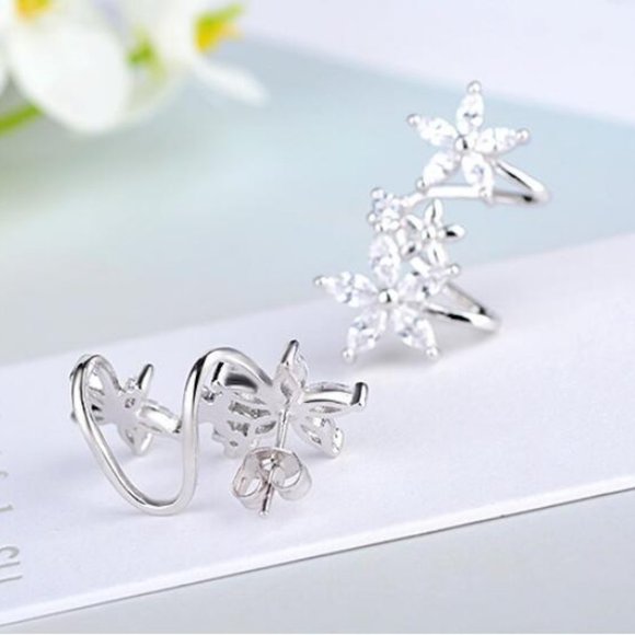NEW 925 Sterling Silver Diamond Flower Earrings - Picture 3 of 8